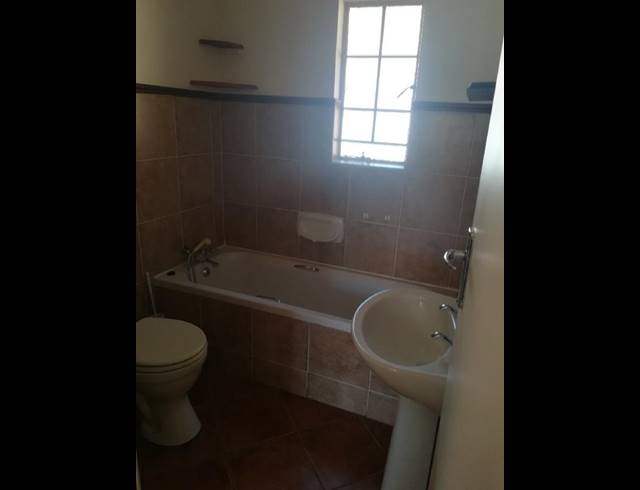 2 BEDROOM PROPERTY TO RENT IN MOOIKLOOF RIDGE ESTATE